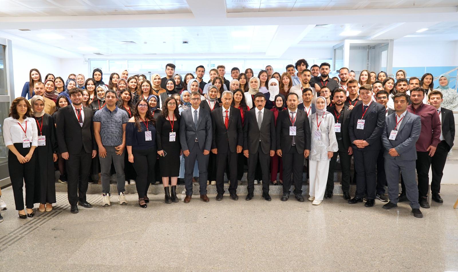 Matematik Öğrenci Topluluğu "Matematikte Yeniden Düşünmek: Bilim, Sanat ve Teknoloji" Projesini Başarıyla Tamamladı